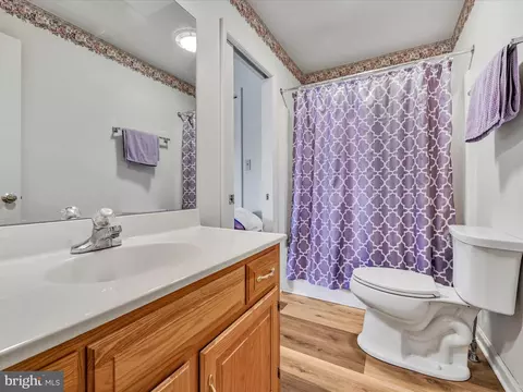 Bath - 112 Moorland Ct, Lititz, PA 17543 photo 2 of 2