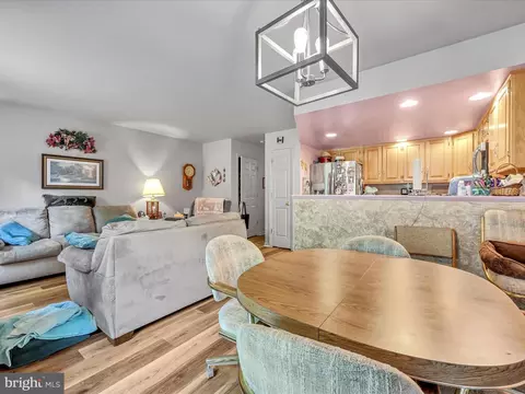 Dining - 112 Moorland Ct, Lititz, PA 17543 photo 2 of 2