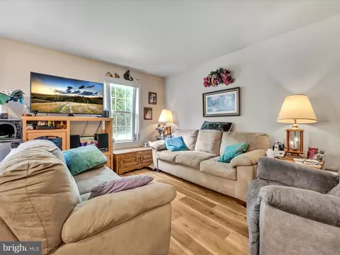 Living - 112 Moorland Ct, Lititz, PA 17543 photo 1 of 1