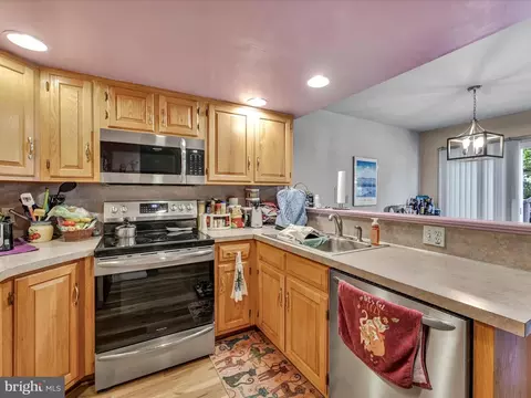 Kitchen - 112 Moorland Ct, Lititz, PA 17543 photo 2 of 3