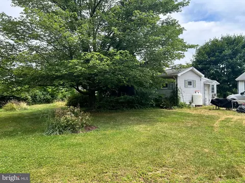 1333 Amosite Rd, Bainbridge, PA 17502