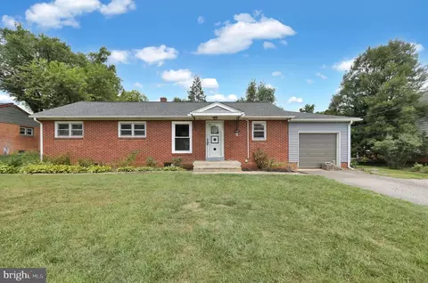 49 Delp Rd, Lancaster, PA 17601