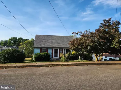 12 Circle Rd, Millersville, PA 17551