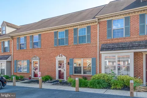 341 Meetinghouse Ln, Lancaster, PA 17601