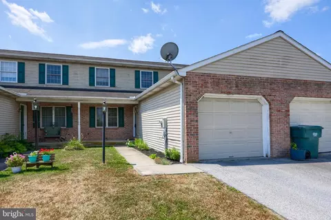 108 Groffdale Rd, Quarryville, PA 17566