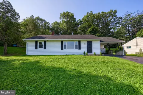 62 E Boehms Rd, Willow Street, PA 17584