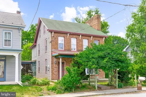 9 Stevens Rd, Stevens, PA 17578