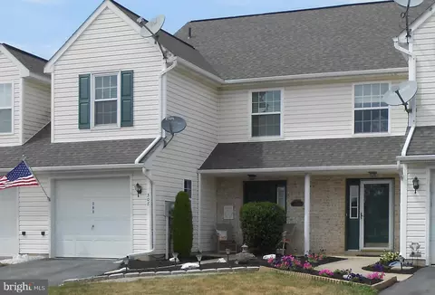 308 Farmview Ln, Mount Joy, PA 17552