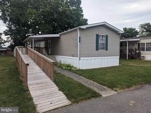 105 Madge Dr, Lancaster, PA 17603