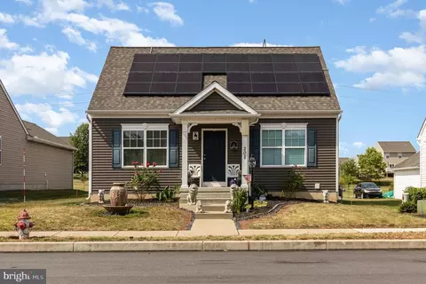 208 Heathersage Dr, Marietta, PA 17547
