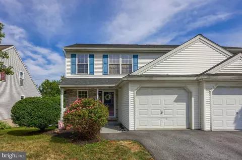 1051 Sterling Pl, Lancaster, PA 17603
