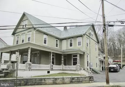 154 E Main St, Adamstown, PA 19501