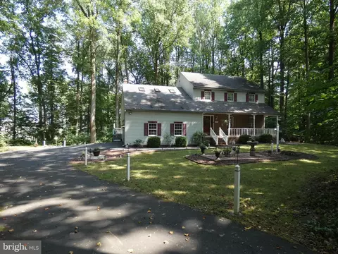 6094 White Pine Dr, Elizabethtown, PA 17022