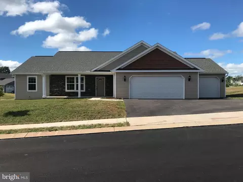 161 Arrowhead Dr, Denver, PA 17517