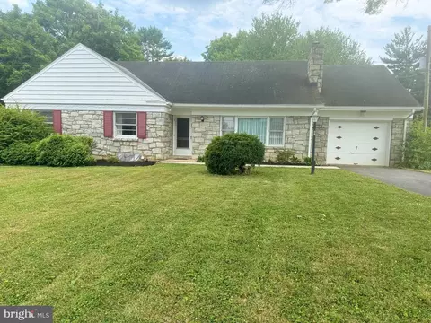 62 Landis Ave, Millersville, PA 17551