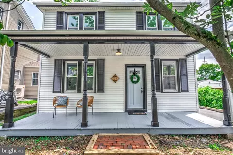 55 S Manor St, Mountville, PA 17554