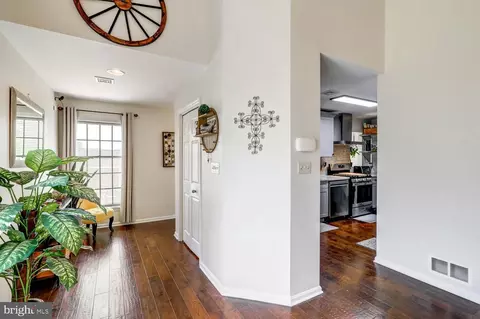 Entry Way - 19 Amberley Way, Lititz, PA 17543 photo 4 of 10