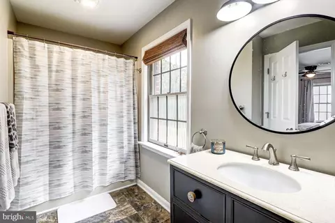Bath - 19 Amberley Way, Lititz, PA 17543 photo 3 of 3