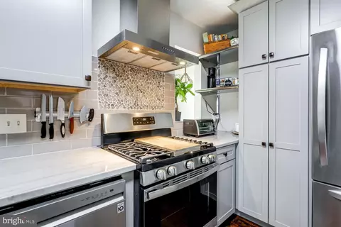 Kitchen - 19 Amberley Way, Lititz, PA 17543 photo 4 of 4