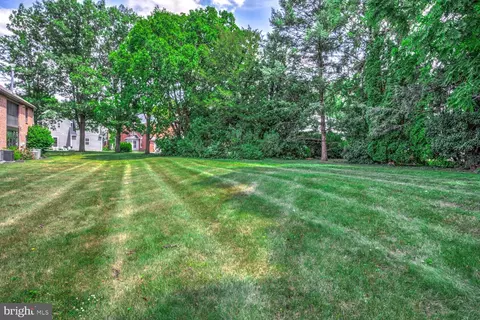 Exterior - 19 Amberley Way, Lititz, PA 17543 photo 3 of 3