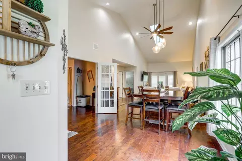 Entry Way - 19 Amberley Way, Lititz, PA 17543 photo 3 of 10