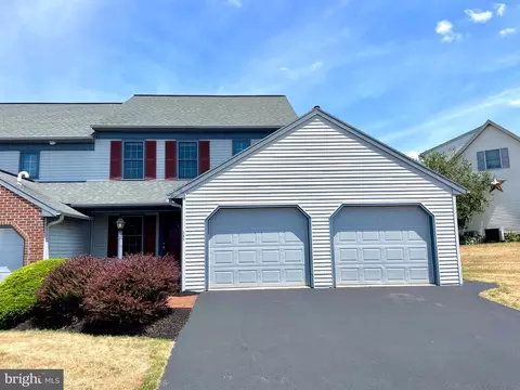 282 Sand Ct, Ephrata, PA 17522