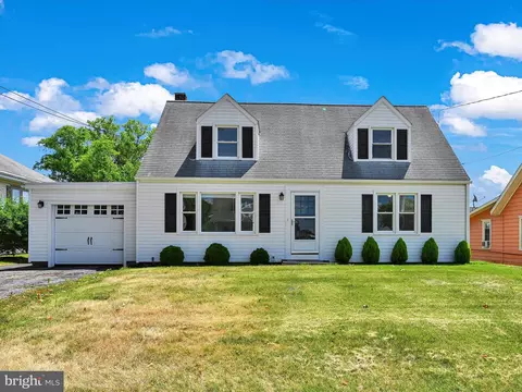 143 Elmwood Rd, Lancaster, PA 17602