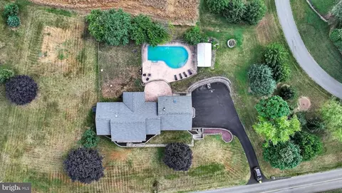 2602 Shumaker Rd, Manheim, PA 17545