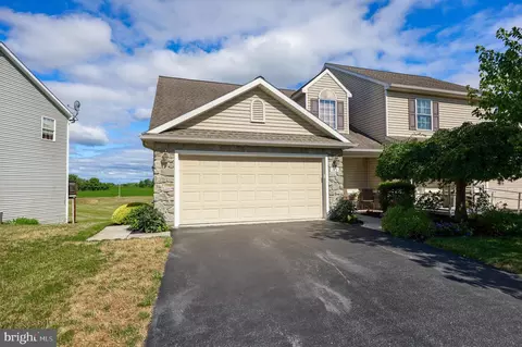 123 Farmington Way, Mount Joy, PA 17552