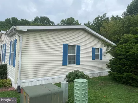 77 Sherry Dr, Lititz, PA 17543 photo 3