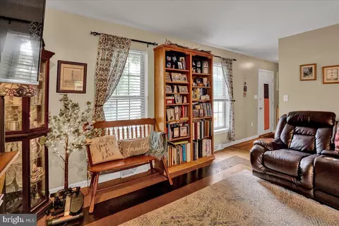 14 Foxrun Ter, Lititz, PA 17543 photo 7
