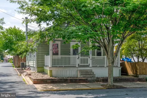 320 S Cedar St, Lititz, PA 17543