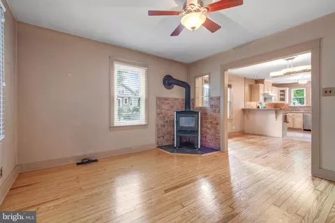 320 S Cedar St, Lititz, PA 17543 photo 5