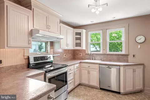 320 S Cedar St, Lititz, PA 17543 photo 7