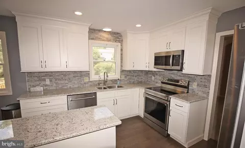 Kitchen - 12 Wade Dr, Lititz, PA 17543 photo 3 of 5