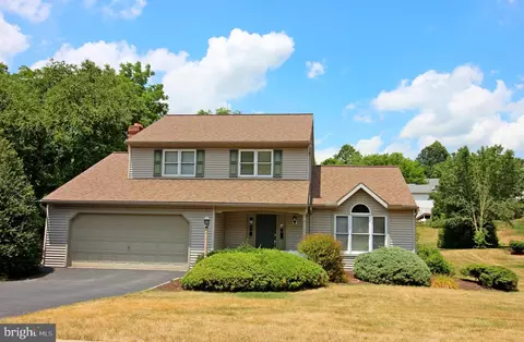 12 Wade Dr, Lititz, PA 17543