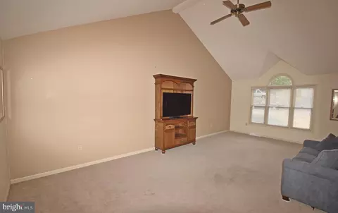 Living - 12 Wade Dr, Lititz, PA 17543 photo 3 of 6