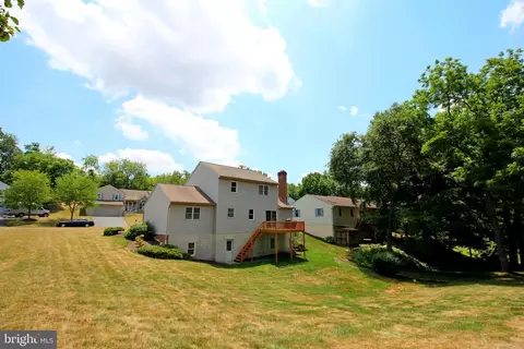 Exterior - 12 Wade Dr, Lititz, PA 17543 photo 4 of 6