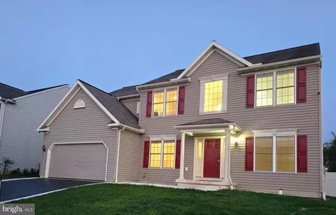 52 Tyler Dr, Ephrata, PA 17522