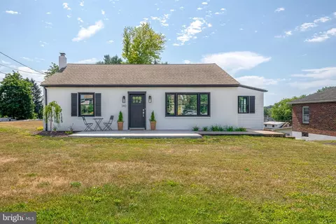 240 S Reading Rd, Ephrata, PA 17522