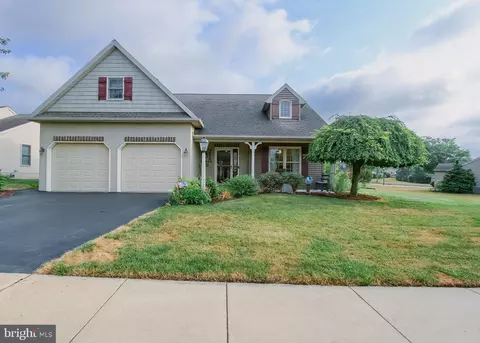 1017 Cambridge Dr, Manheim, PA 17545