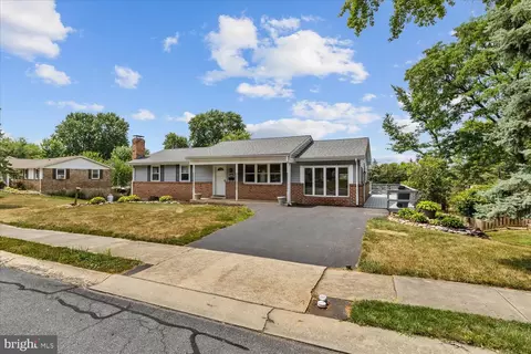 117 Oxford Dr, Lititz, PA 17543 photo 2