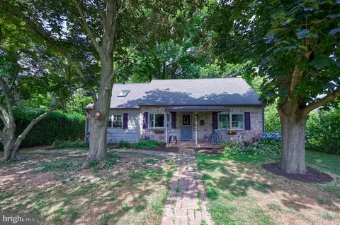 6328 Cottage Ave, East Petersburg, PA 17520