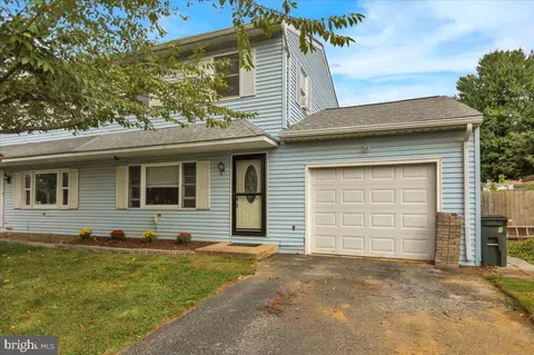 1281 Staman Ln, Columbia, PA 17512