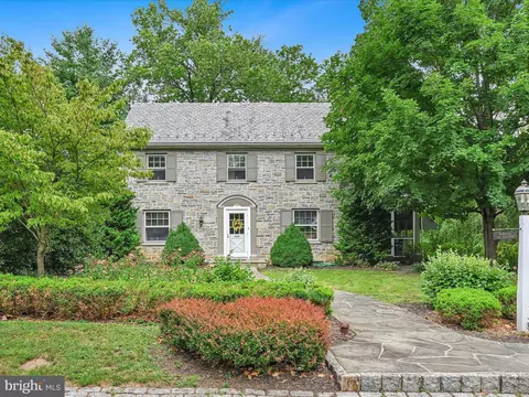 1701 Ridgeview Ave, Lancaster, PA 17603