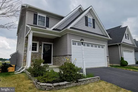 1380 Fieldstone Dr, Mount Joy, PA 17552