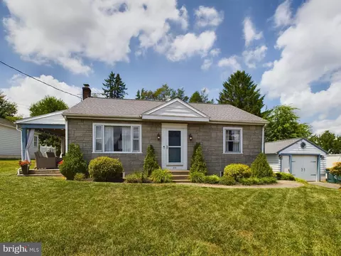 219 N Decatur St N, Strasburg, PA 17579
