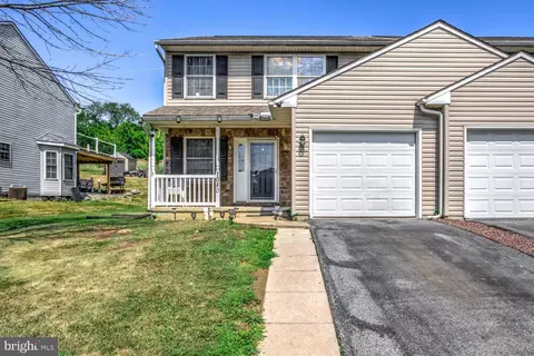 1080 Sterling Pl, Lancaster, PA 17603
