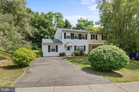 1631 Manor Blvd, Lancaster, PA 17603