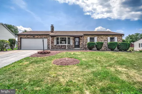 2452 Douglas Dr, Lancaster, PA 17602